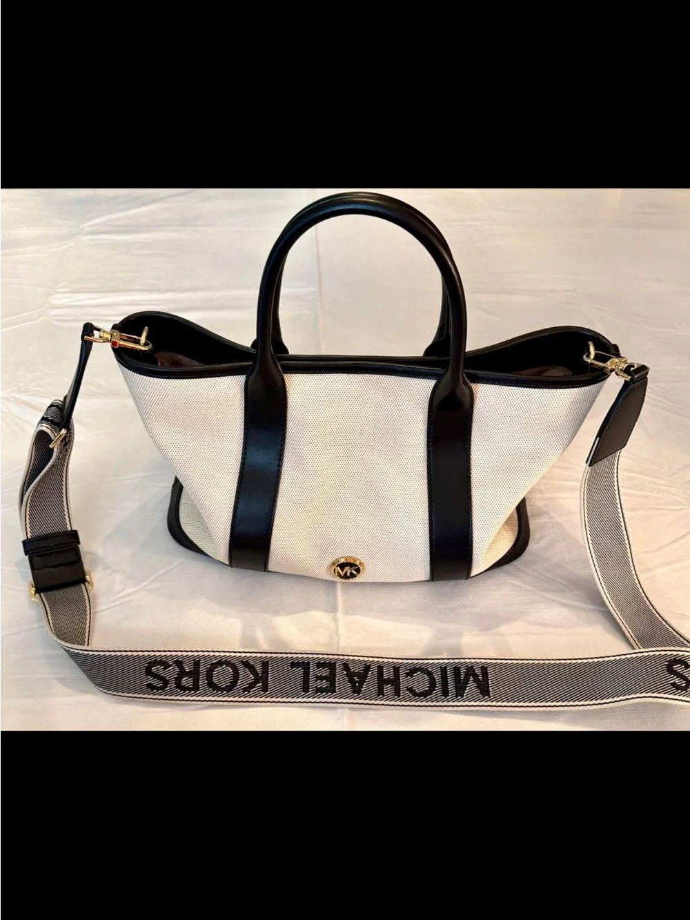$5 STARTS! $5 - Ladies! It’s time for a Fun Game Show and a GREAT BAG!👛 Host - Picture 6 of 10